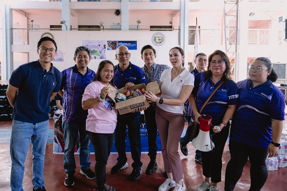 Gift-Giving-3-5-980x654